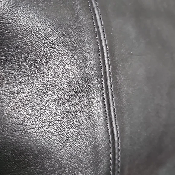 Tannery West Soft Black Leather Bag - Picture 5 of 12